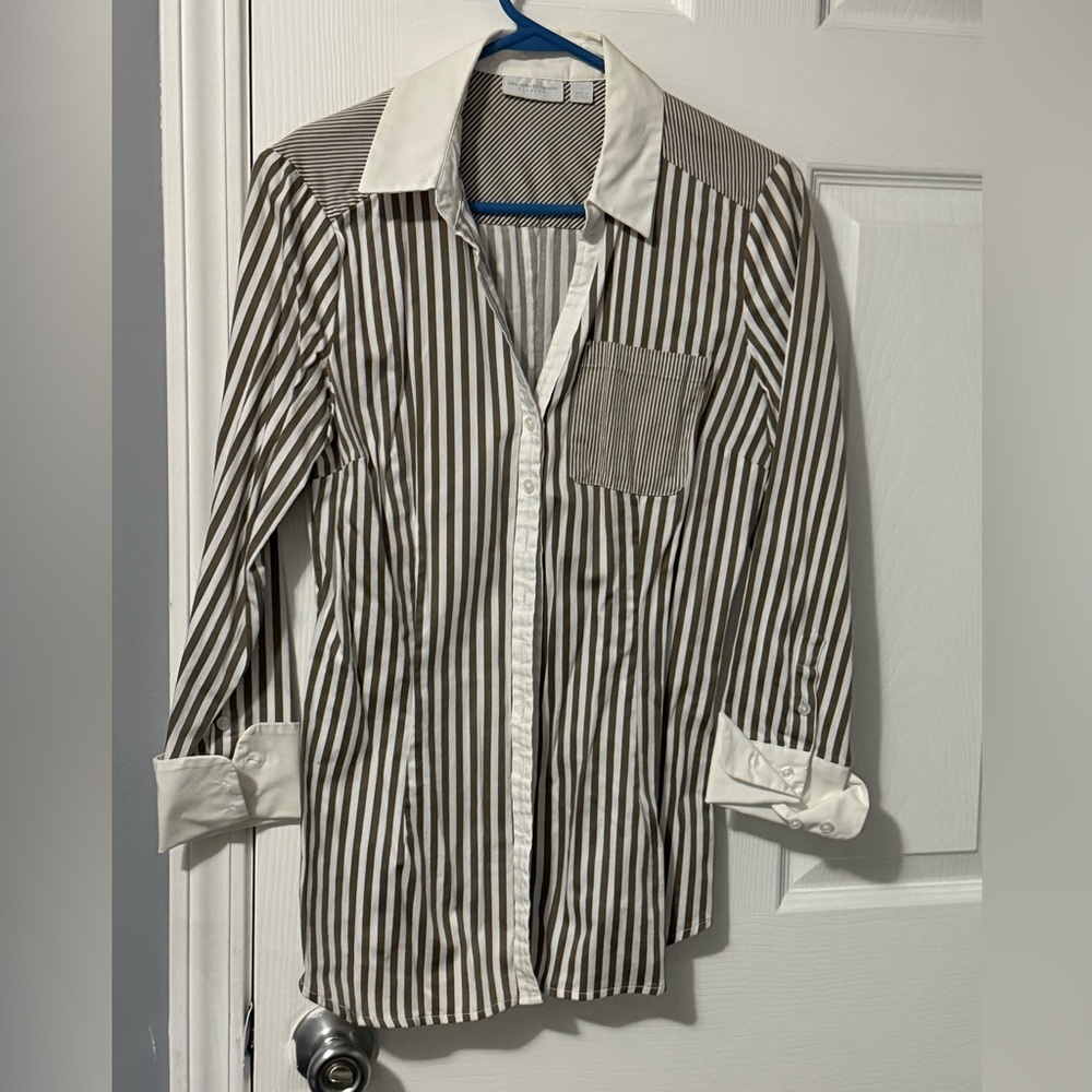 New York and Company collared button down grey and white
